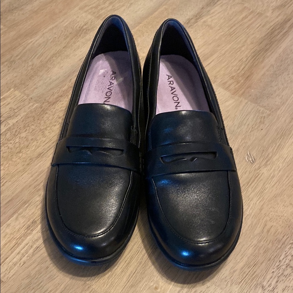 Aravon Women's Black Loafers